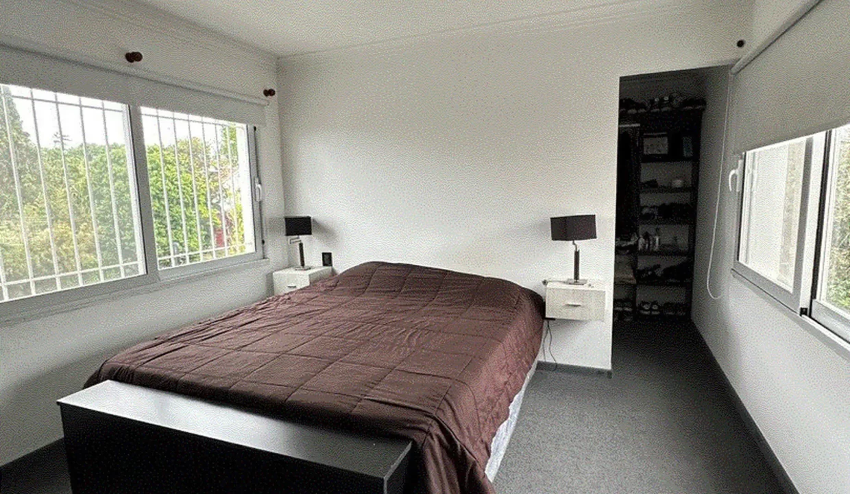 53662465-b298-4850-8785-544a26c23d23_u_large