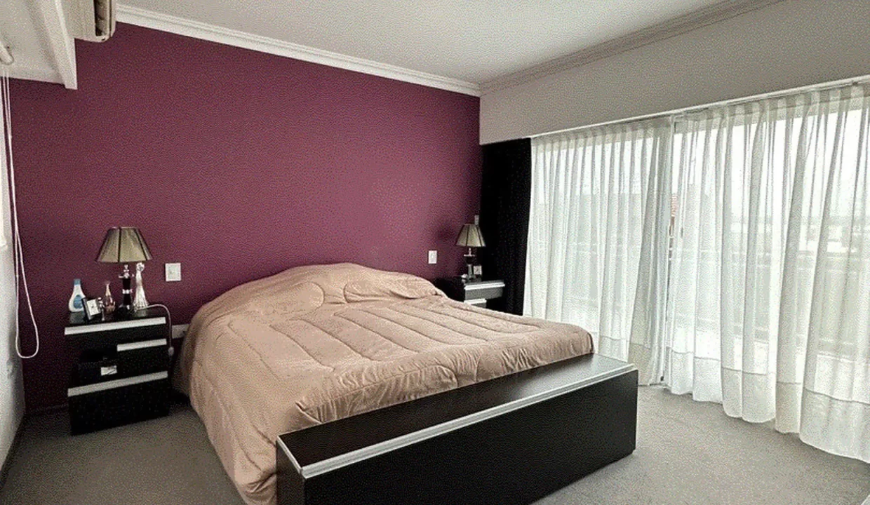 8724897f-c830-4833-97f4-3696a95e12da_u_large