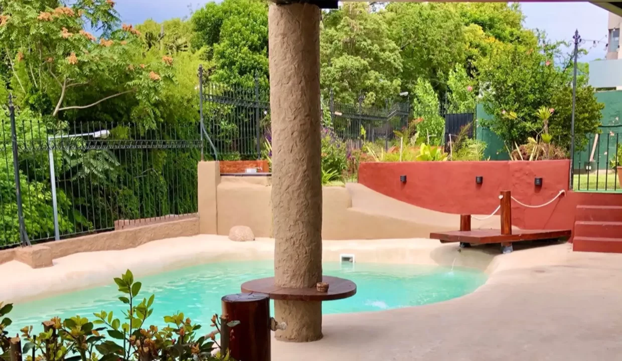 a3baf1d8-7e6f-4e88-bfd1-c8a91f22d286_u_large