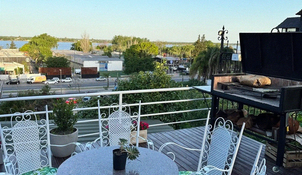 cdf29cd2-b4fa-4858-9e28-71a34ee5b79b_u_large