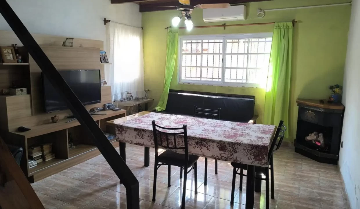 5f5afedb-096e-4527-aab2-83d26801b548_u_large