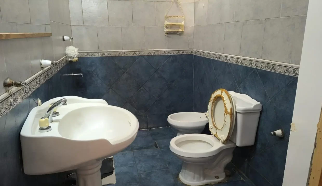 6076f1b0-b28c-43f9-9ca7-70cb20fe6a3a_u_large