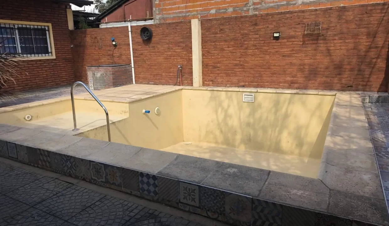 91854055-a091-4112-ab25-88874209a96a_u_large