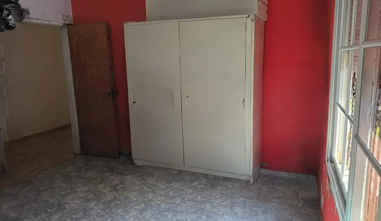 c06dfac2-d39c-4bfa-af47-e6c4e483017a_u_large