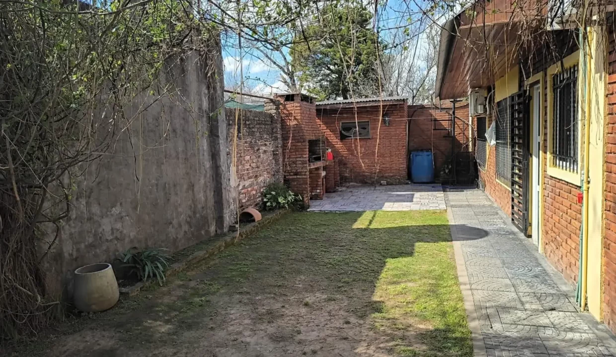 de3c37f3-c9b5-4a53-9552-71922920ca7d_u_large